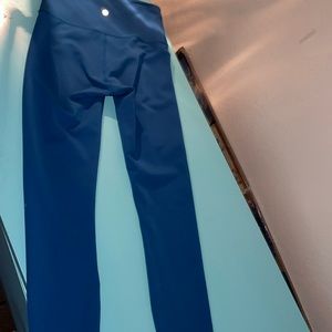 Amazing teal LULULEMON SIZE 4 align